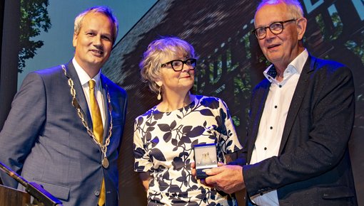 Gemeentelijke erepenning voor Carel Geenen uit Hilvarenbeek