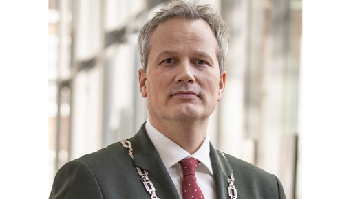 Portretfoto van burgemeester Evert Weys.