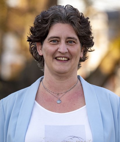 Rebecca  Mans